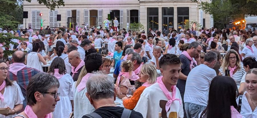 |CDRV Gadagne] Ambiance conviviale et festive pour le ban des vendanges